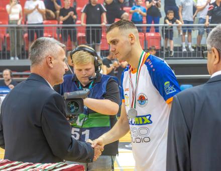 HADNAGY ISTVÁN OTTHON FOLYTATJA